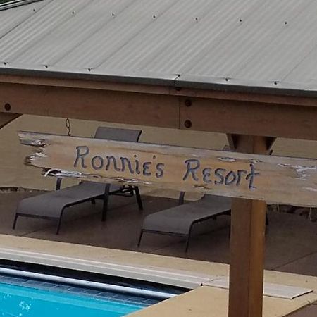 Ronnie'S Resort 佩森 外观 照片
